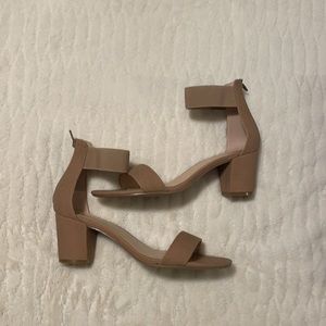 Beige heels with zipper